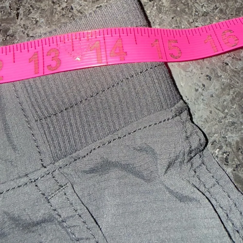 UEC Athleta Trekkie Bermuda Cargo Zip Shorts Black Pockets SZ 6